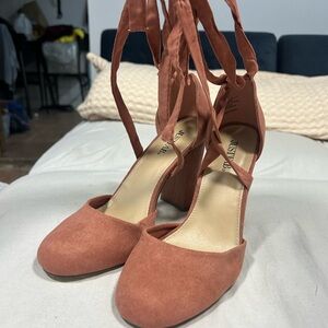 JustFab Women's Dusty Rose Block Heel Shoes